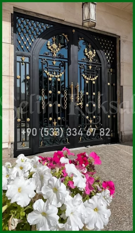 Apartman Kapıları
